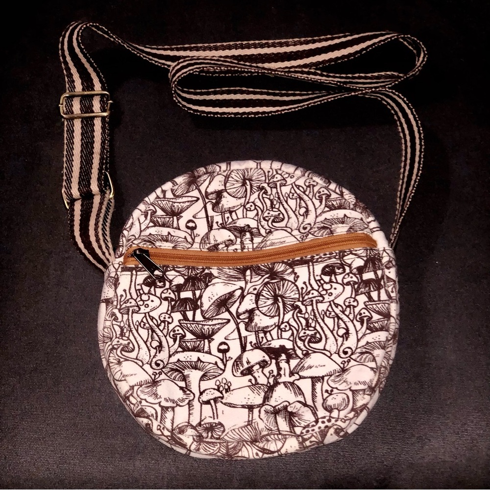 Lakhays Round Mushroom Print Crossbody Bag in Brown & Cream